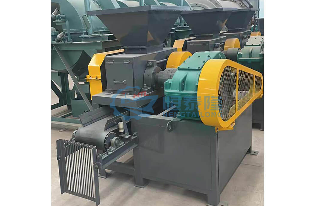 Carbon black briquette machine